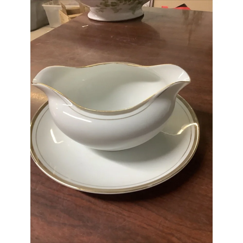 Royalton China Co Translucent Porcelain Golden Elegance Gravy Boat